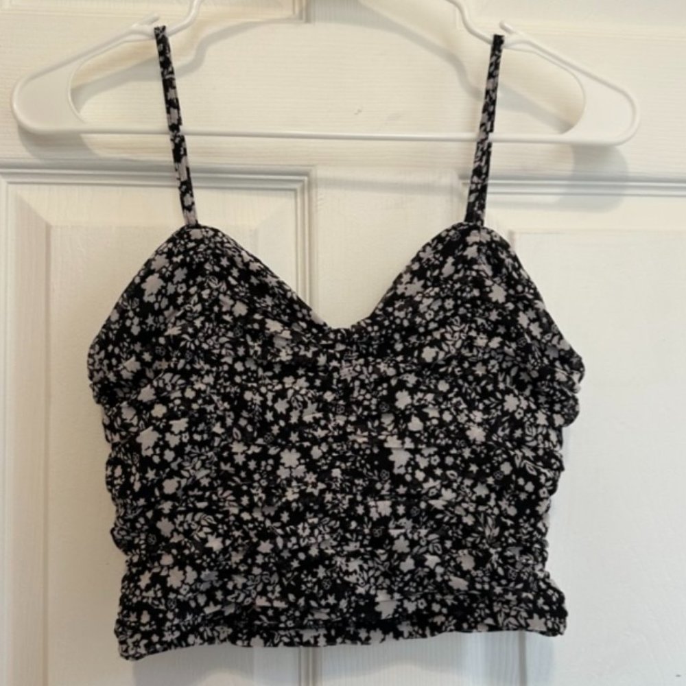 Forever 21 Small Black & White Crop Top